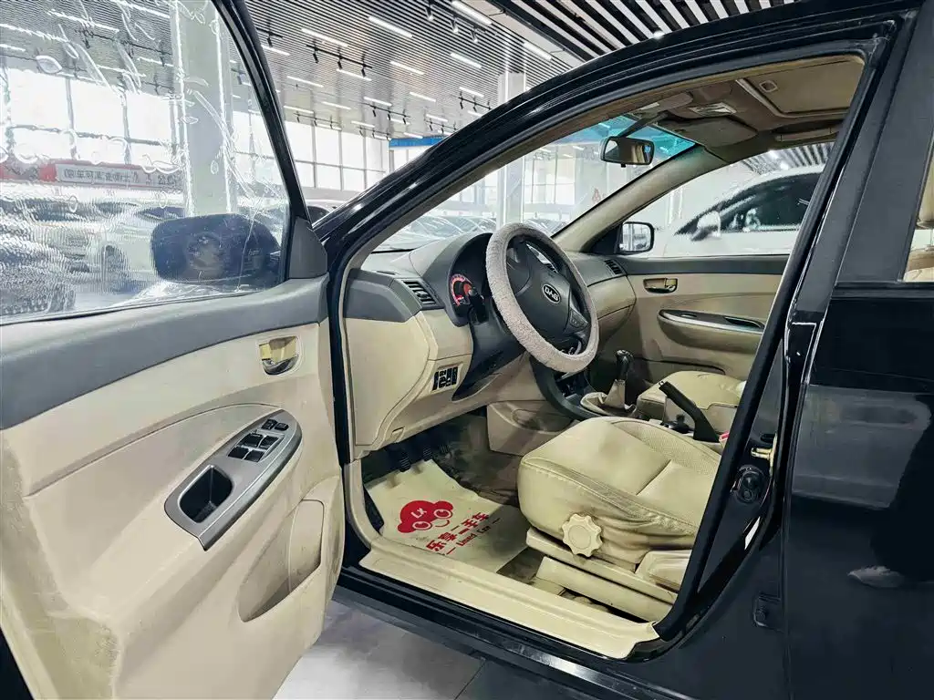 BYD L3 2012 2012 1.5L Manual Premium