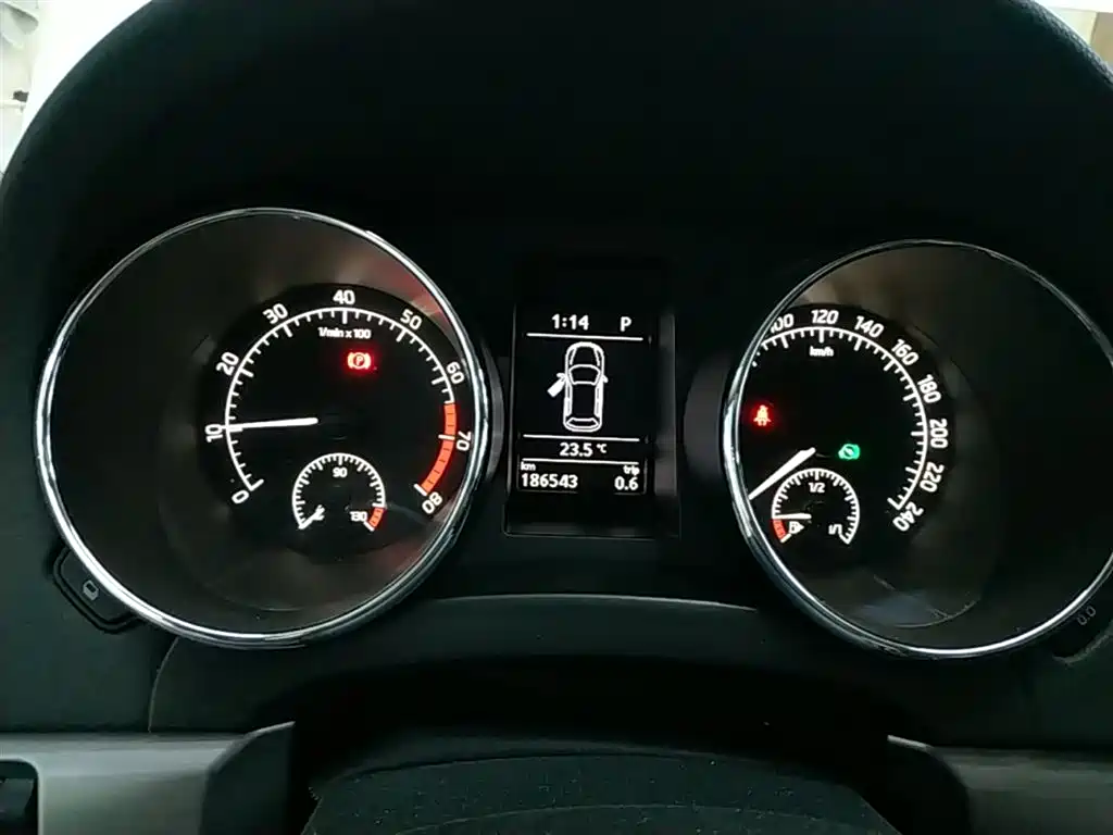 Škoda Yeti 2014 1.8TSI DSG Polar Edition фото 12
