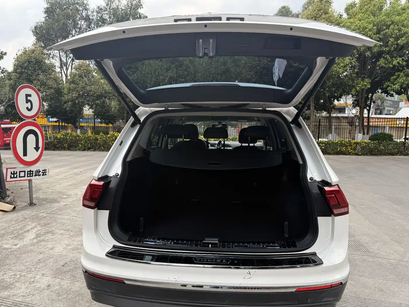 Volkswagen Tiguan L 2018 330TSI Automatic 2WD Comfort Edition фото 14