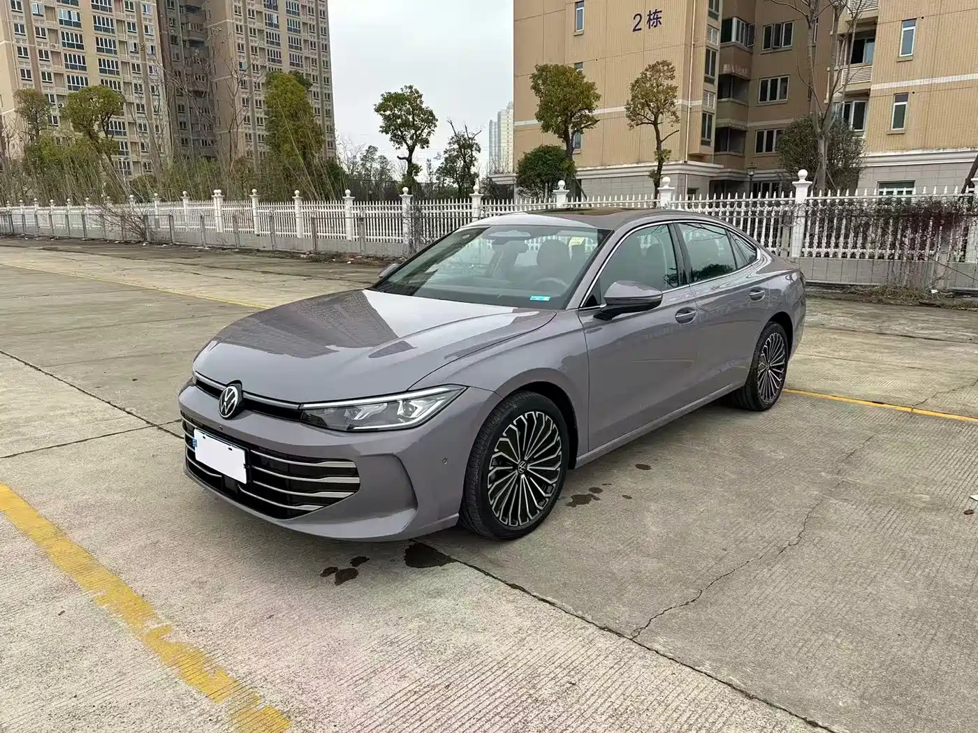 Volkswagen Passat 2025 Outstanding 380TSI Dragon Glory Edition фото 3
