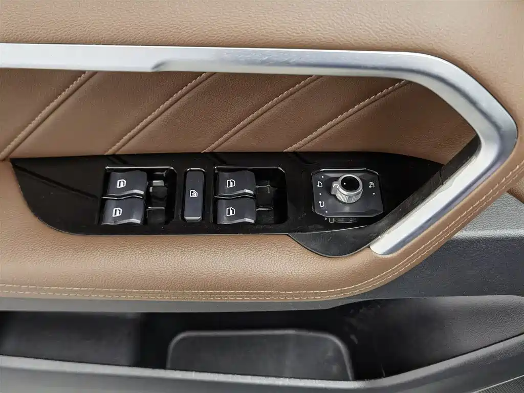 Haval H6 2017 Red Label 2.0T Auto 2WD Smart фото 9
