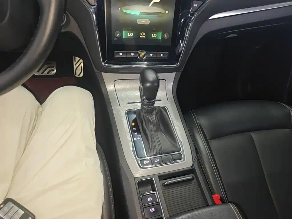 Roewe RX5 2016 2016 20T 2WD Automatic Internet Smart Edition