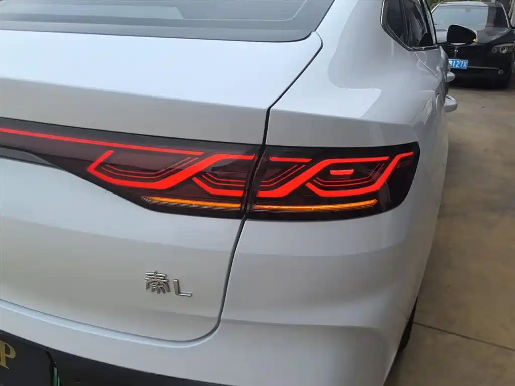 BYD Qin L 2024 DM-i 120KM Leading фото 8