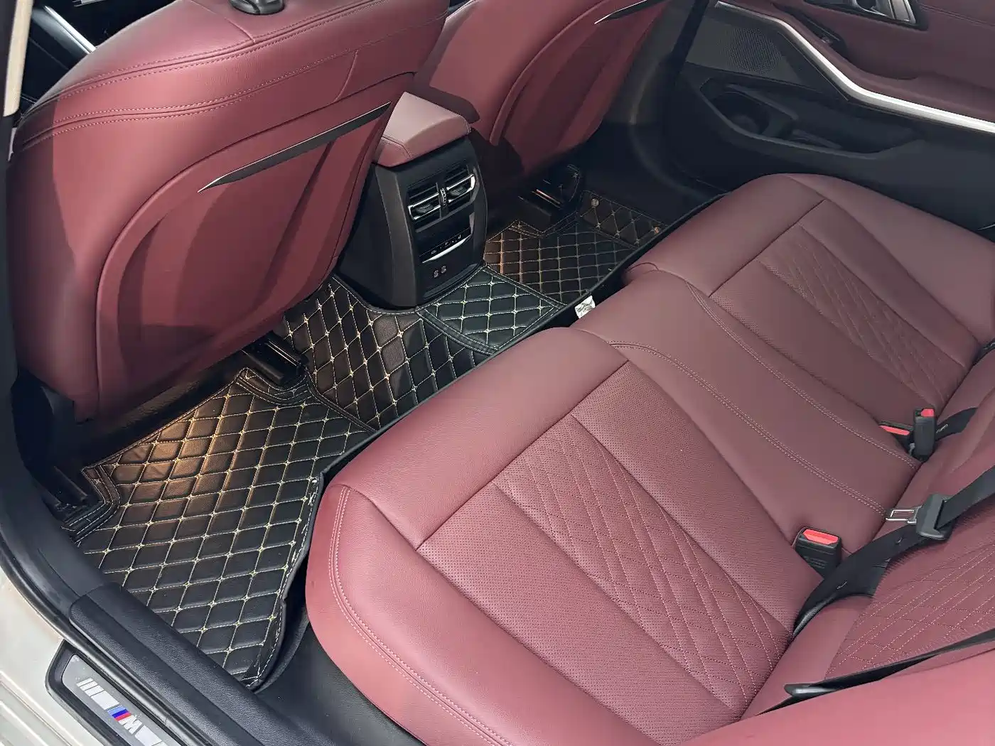 BMW 3 Series 2023 320Li M Sport Package фото 8