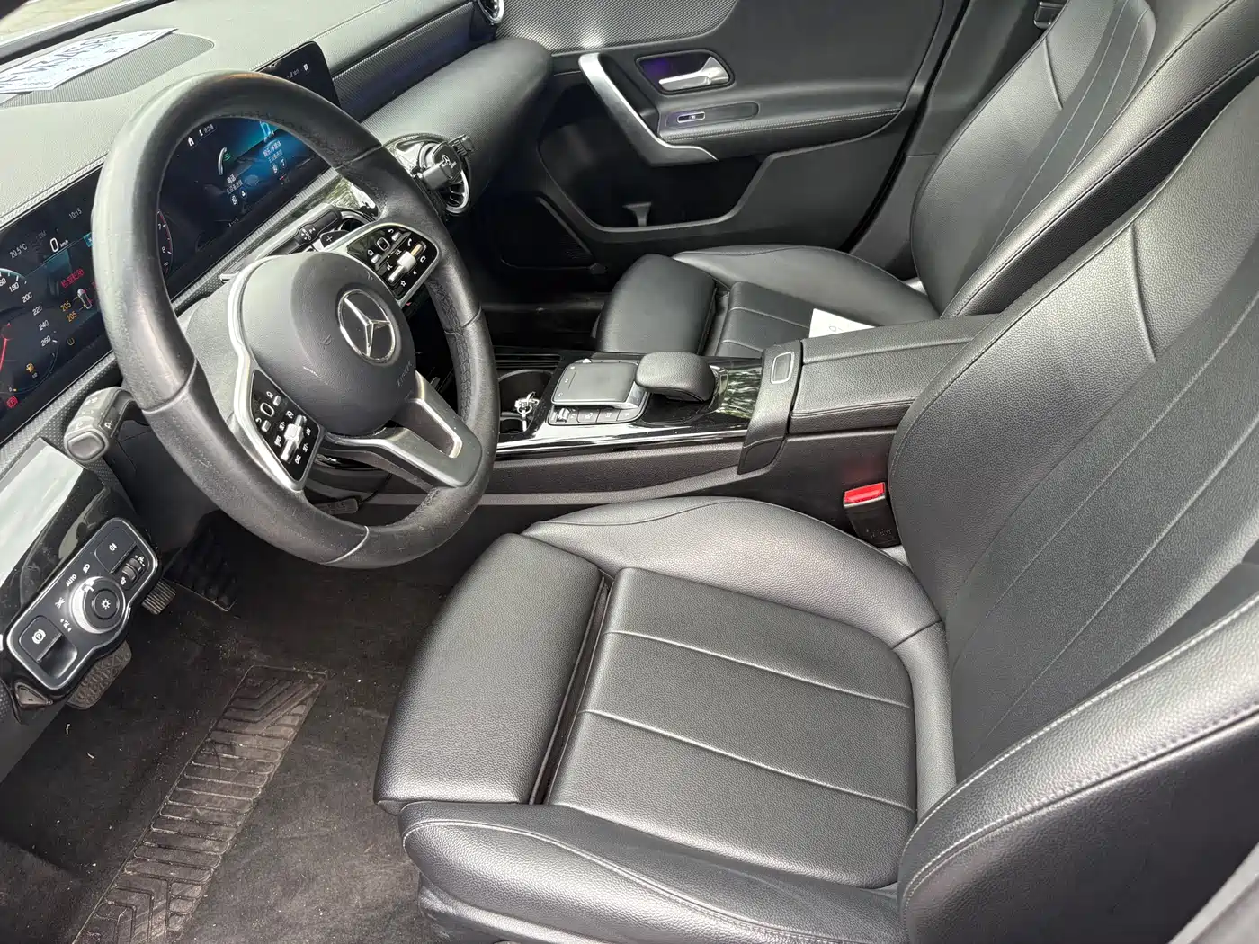 Mercedes-Benz A-Class 2021 A 180 L Sports Sedan фото 10