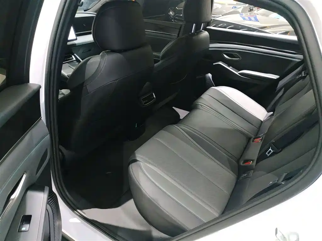 BYD Qin L 2025 DM-i Smart Drive Edition 80KM Leading фото 17
