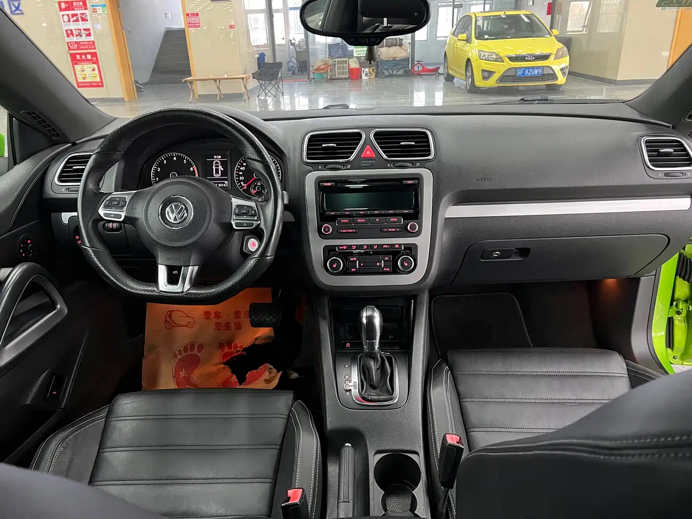 Volkswagen Scirocco 2011 2.0TSI Luxury фото 4