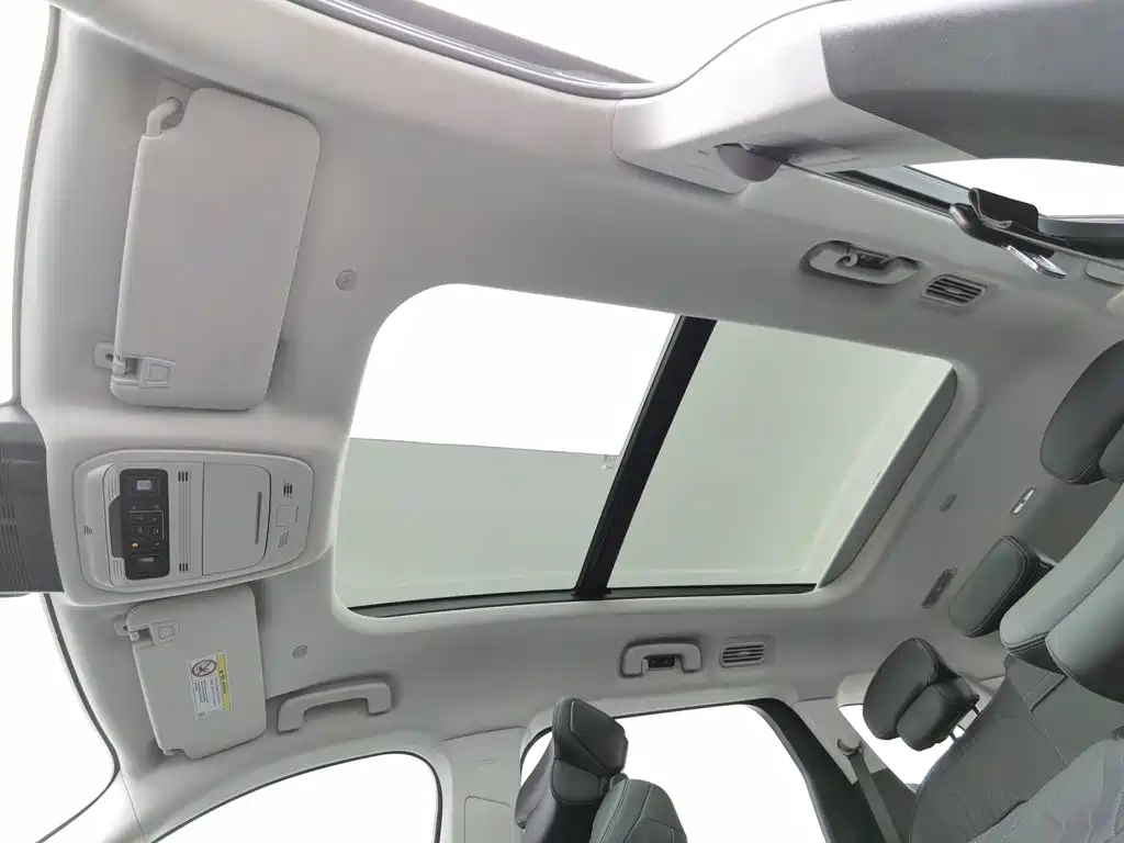 Photo 14 - Ford Edge