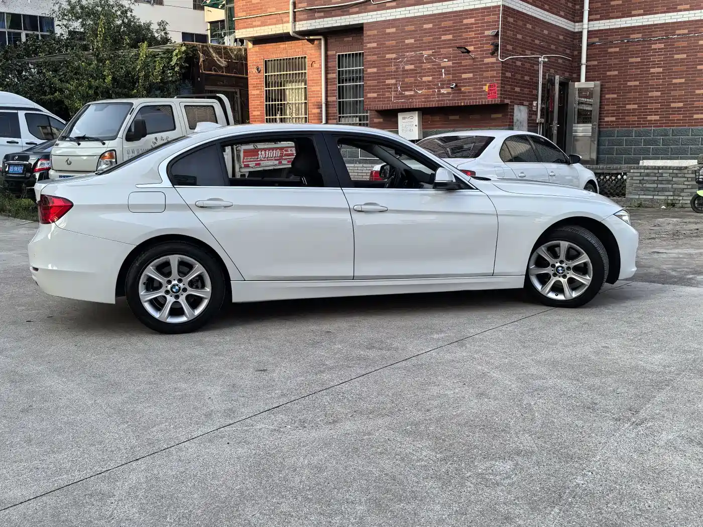Фото 10 - BMW 3 Series