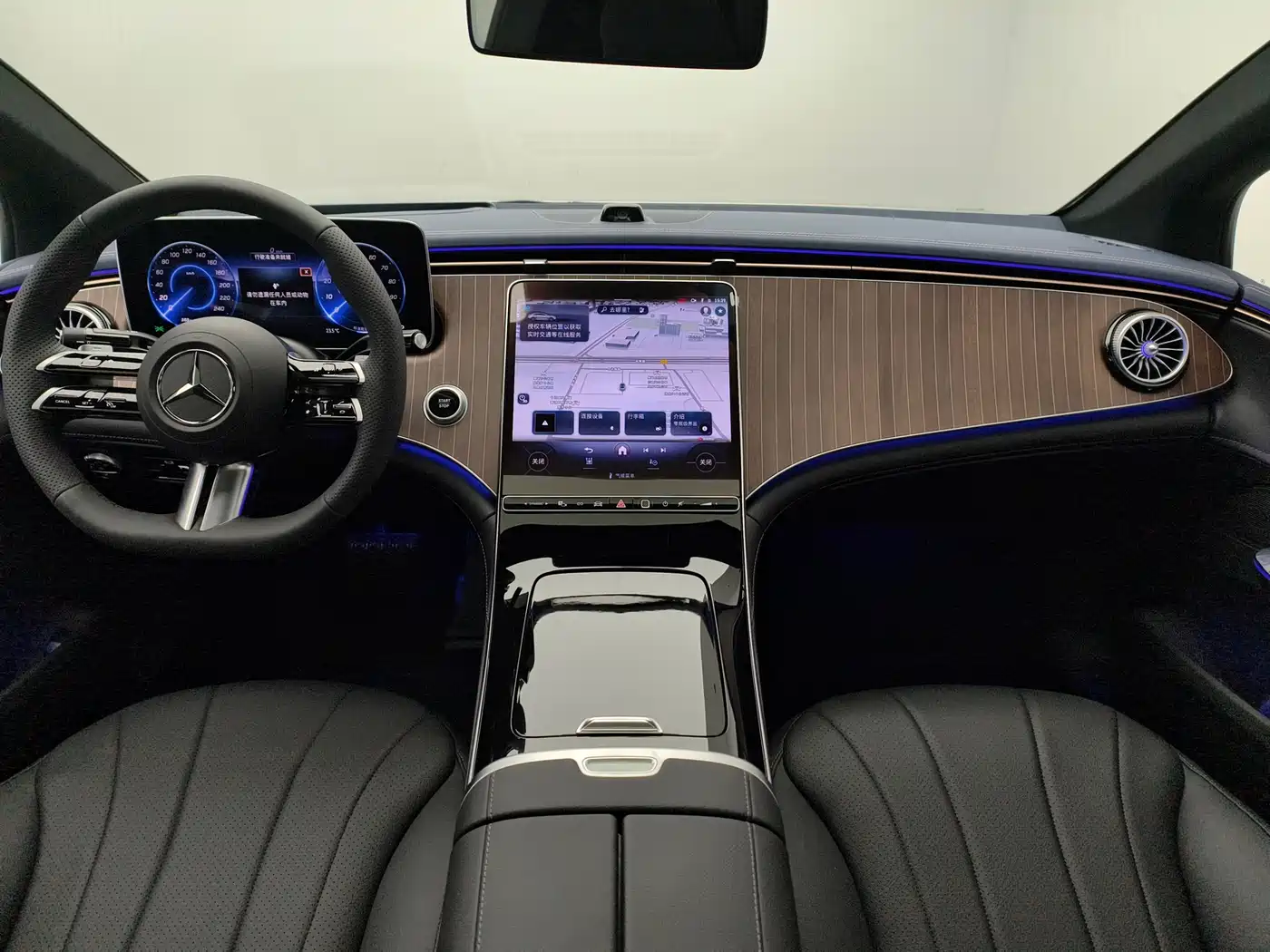 Mercedes-Benz EQE 2025 Model 500 4MATIC Luxury Edition фото 11
