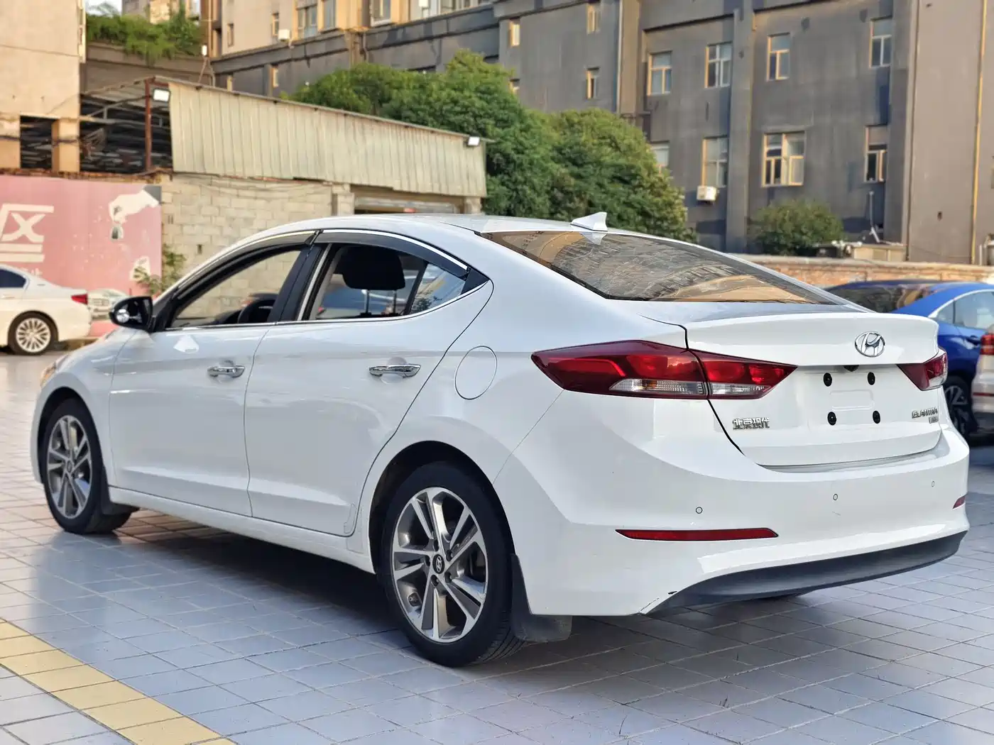 Hyundai Elantra 2016 Model 1.6L Automatic Smart Elite фото 18