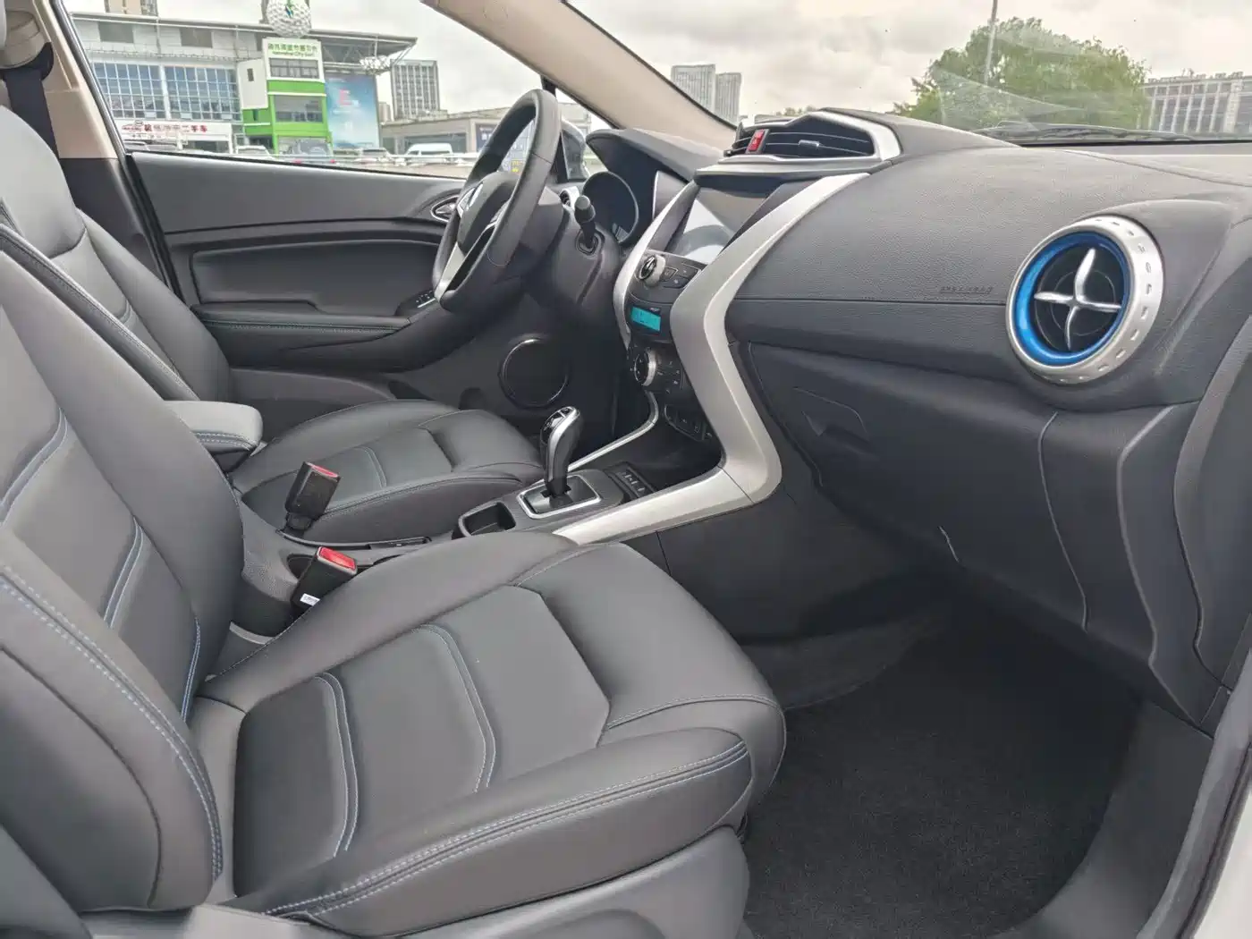 BYD Yuan New Energy 2018 2018 EV360 Smart Connected Cool Type