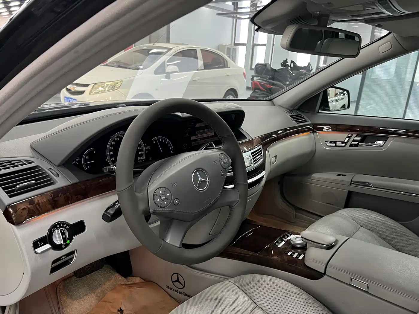 Mercedes-Benz S-Class 2010 S 350 L Luxury фото 7