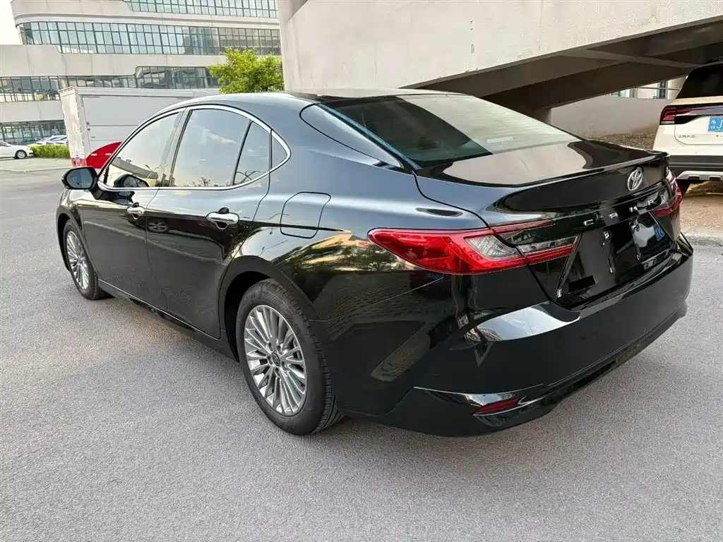 Toyota Camry 2024 2.0GVP Luxury Edition фото 4