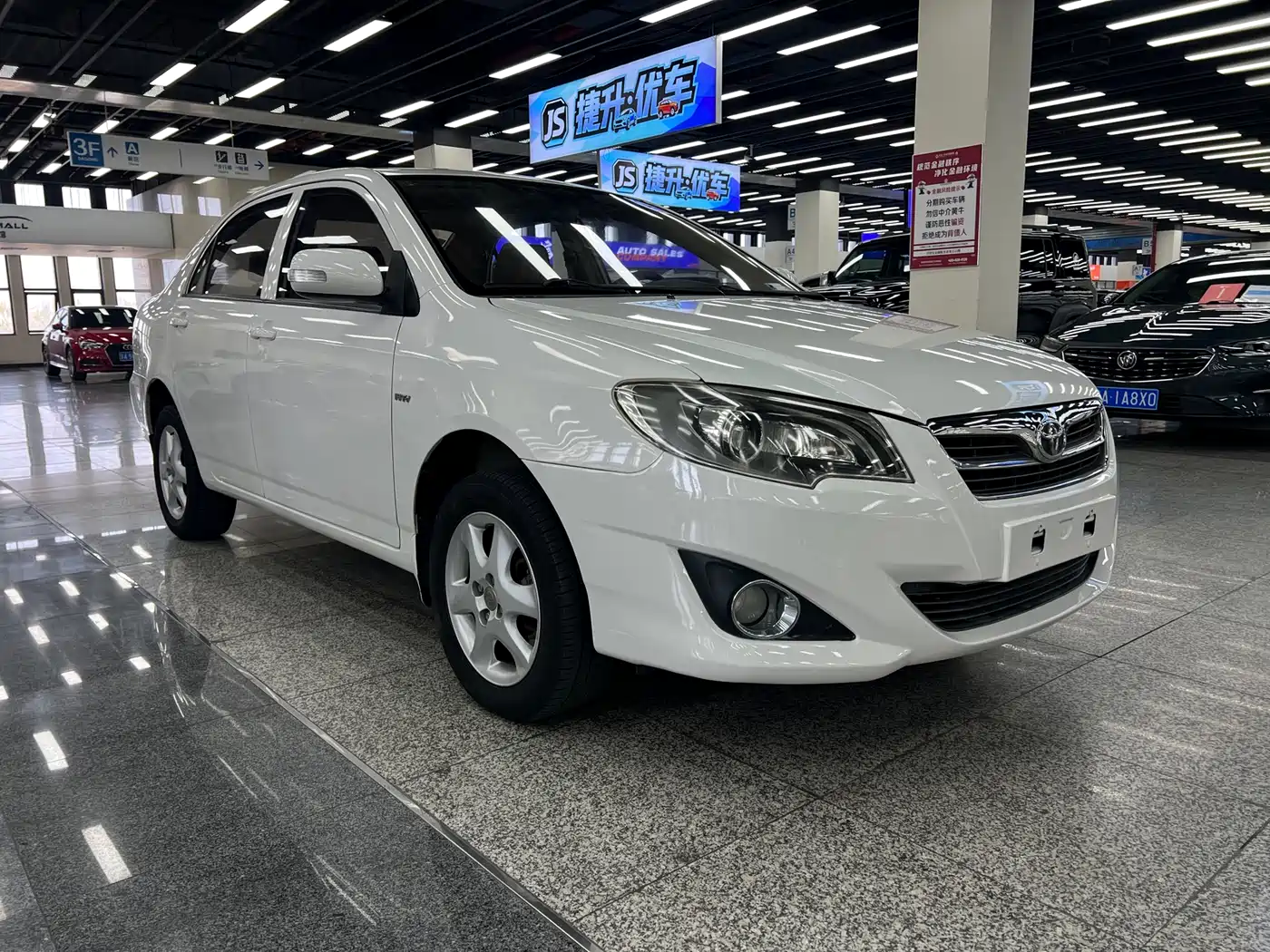 Toyota Corolla 2013 1.6L Automatic Luxury фото 3