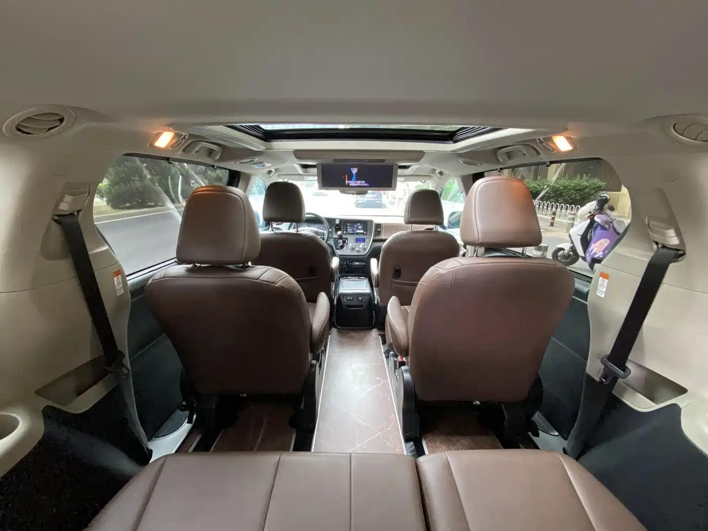 Toyota Sienna 2015 3.5L 4WD L фото 5