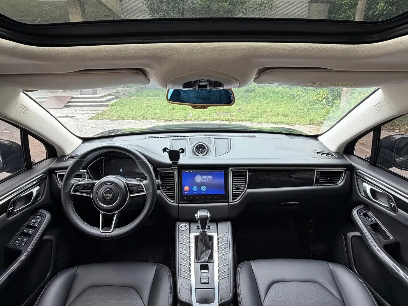 Фото 7 - Zotye SR9