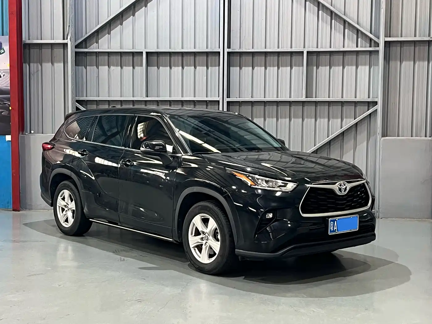 Toyota Highlander 2023 2.5L Smart Hybrid Dual Engine FWD Elite 7-Seater фото 3