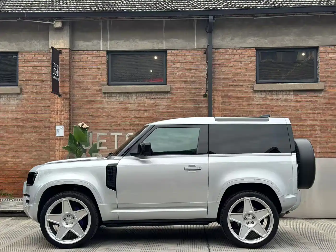 Фото 5 - Land Rover Defender