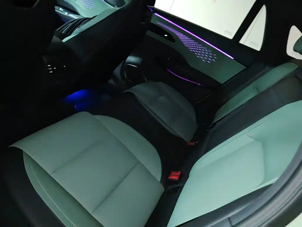 Hongqi EH7 2026 2025 690 Smart Selection Edition