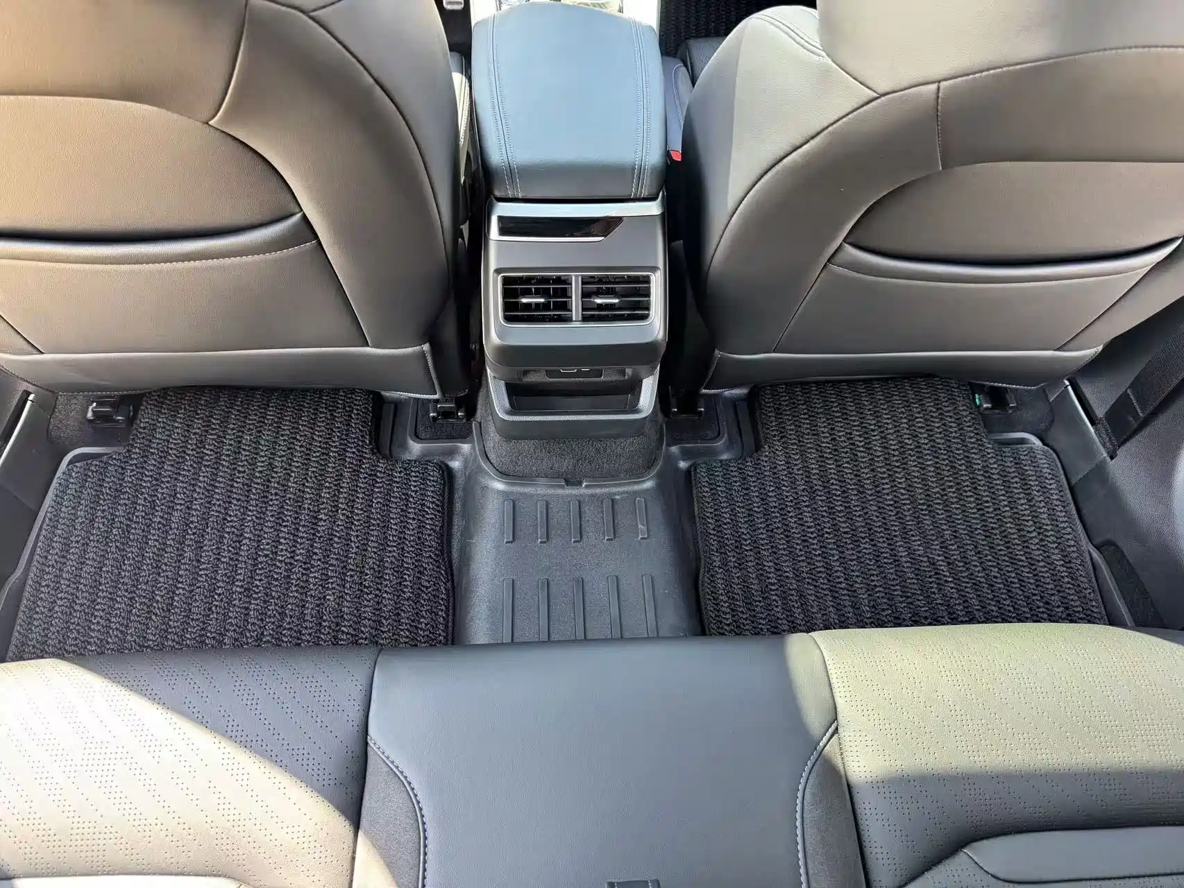Фото 23 - Geely Preface