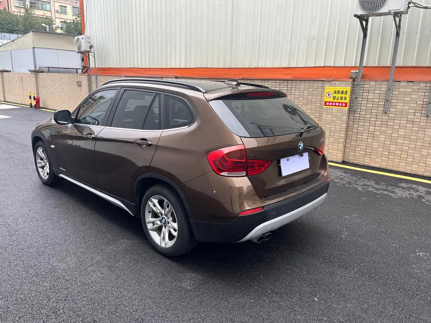 BMW X1 2012 sDrive20i Leading Model фото 7