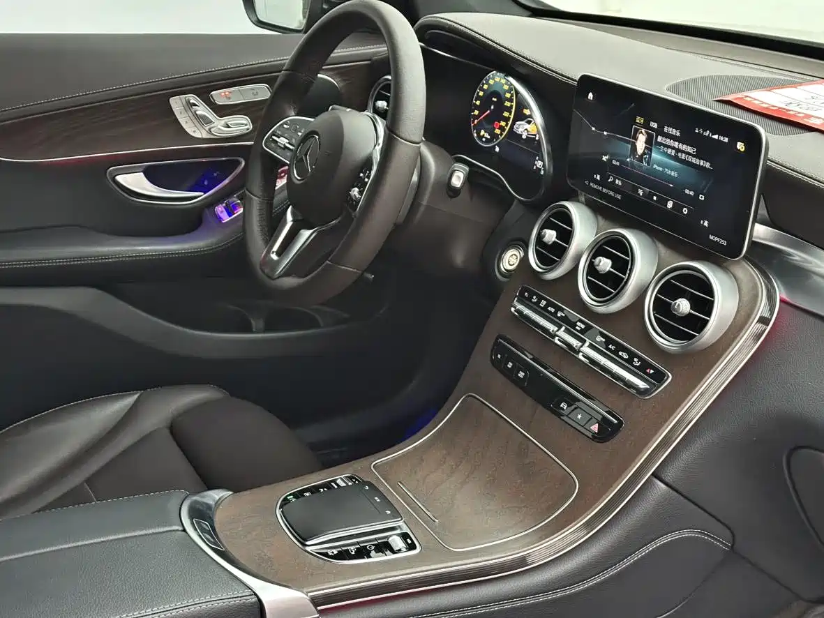 Mercedes-Benz GLC 2022 Facelift GLC 260 L 4MATIC Luxury Model фото 20
