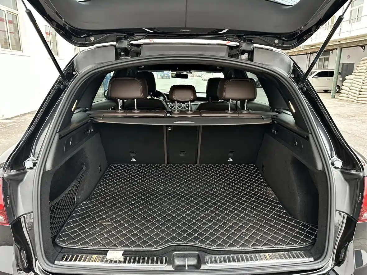 Mercedes-Benz GLC 2022 Facelift GLC 260 L 4MATIC Luxury Model фото 21