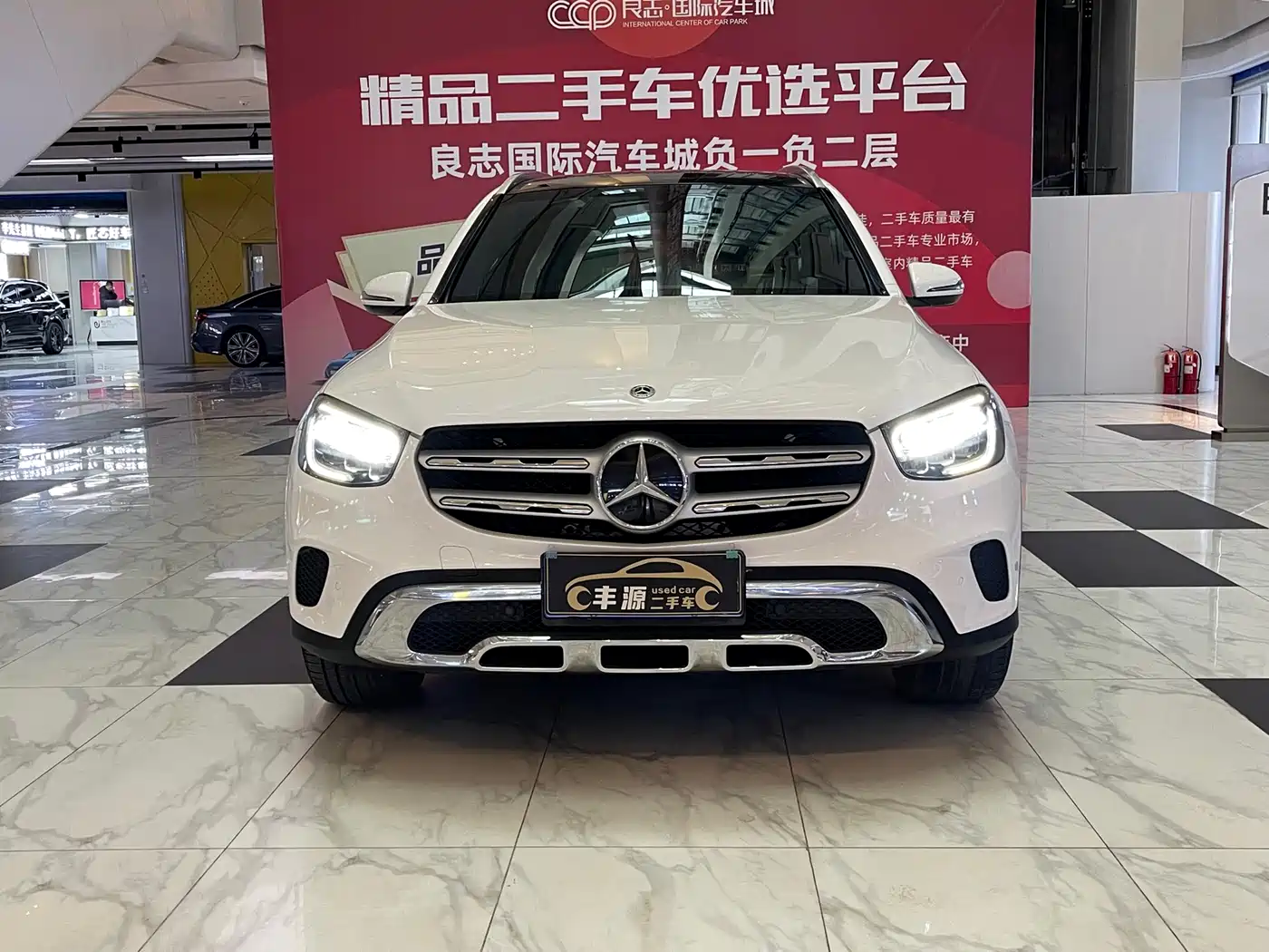 MERCEDES-BENZ GLC