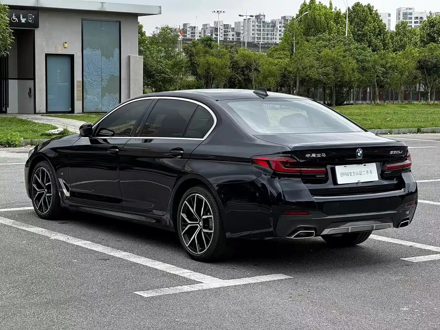 BMW 5 Series 2022 Facelift II 530Li Premium Package M Sport фото 4