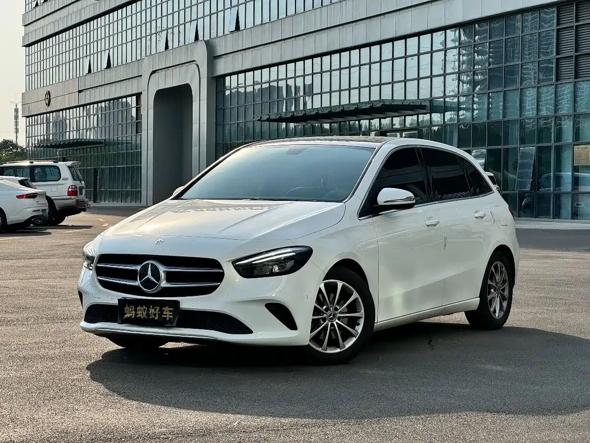 Mercedes-Benz B-Class 2021 B 200 Fashion