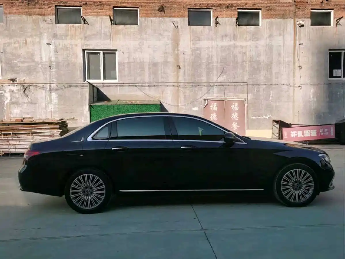 Mercedes-Benz E-Class 2023 E 300 L Fashion фото 4