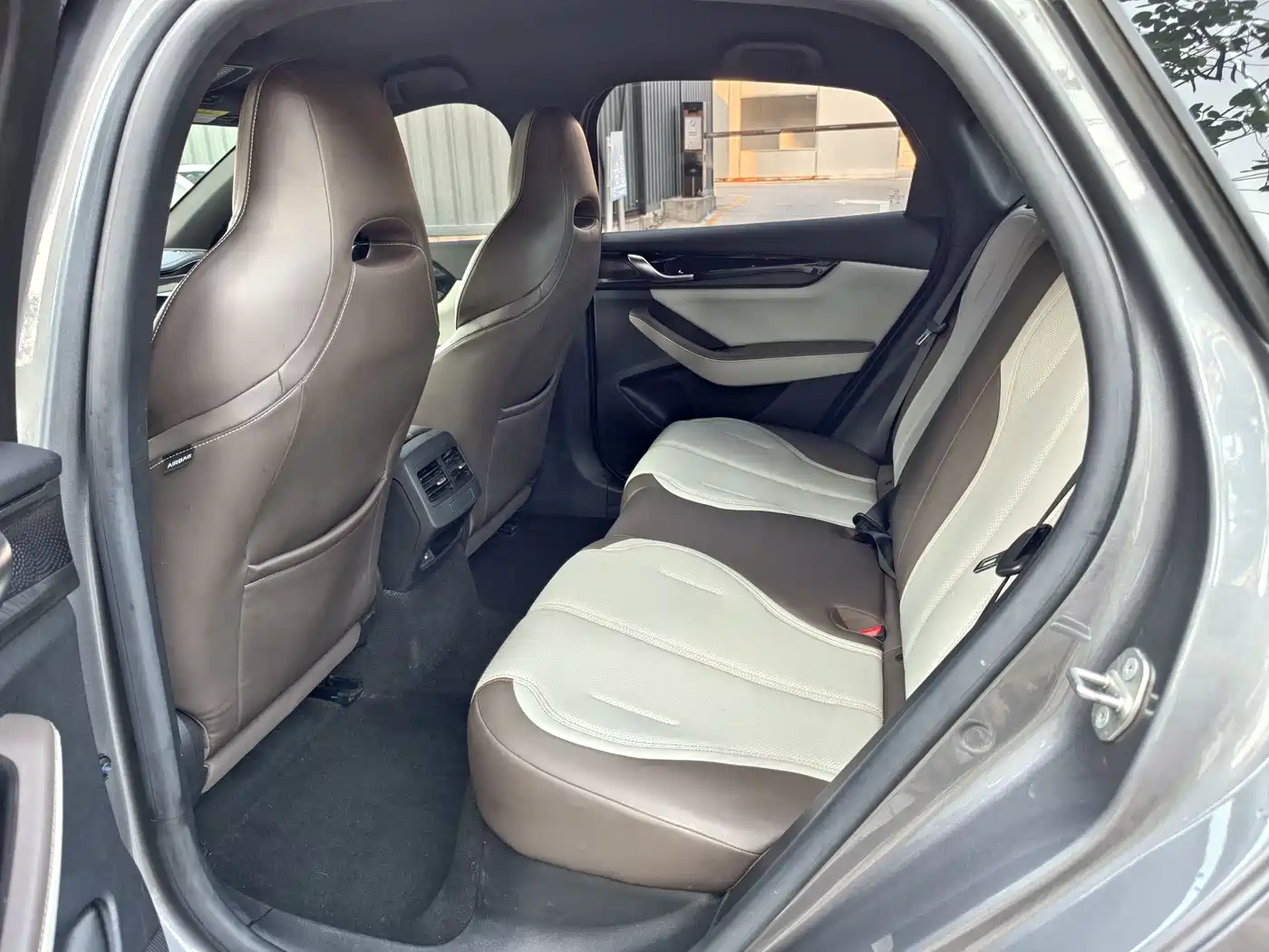 BYD Qin PLUS 2024 Glory Edition DM-i 55KM Leading фото 4