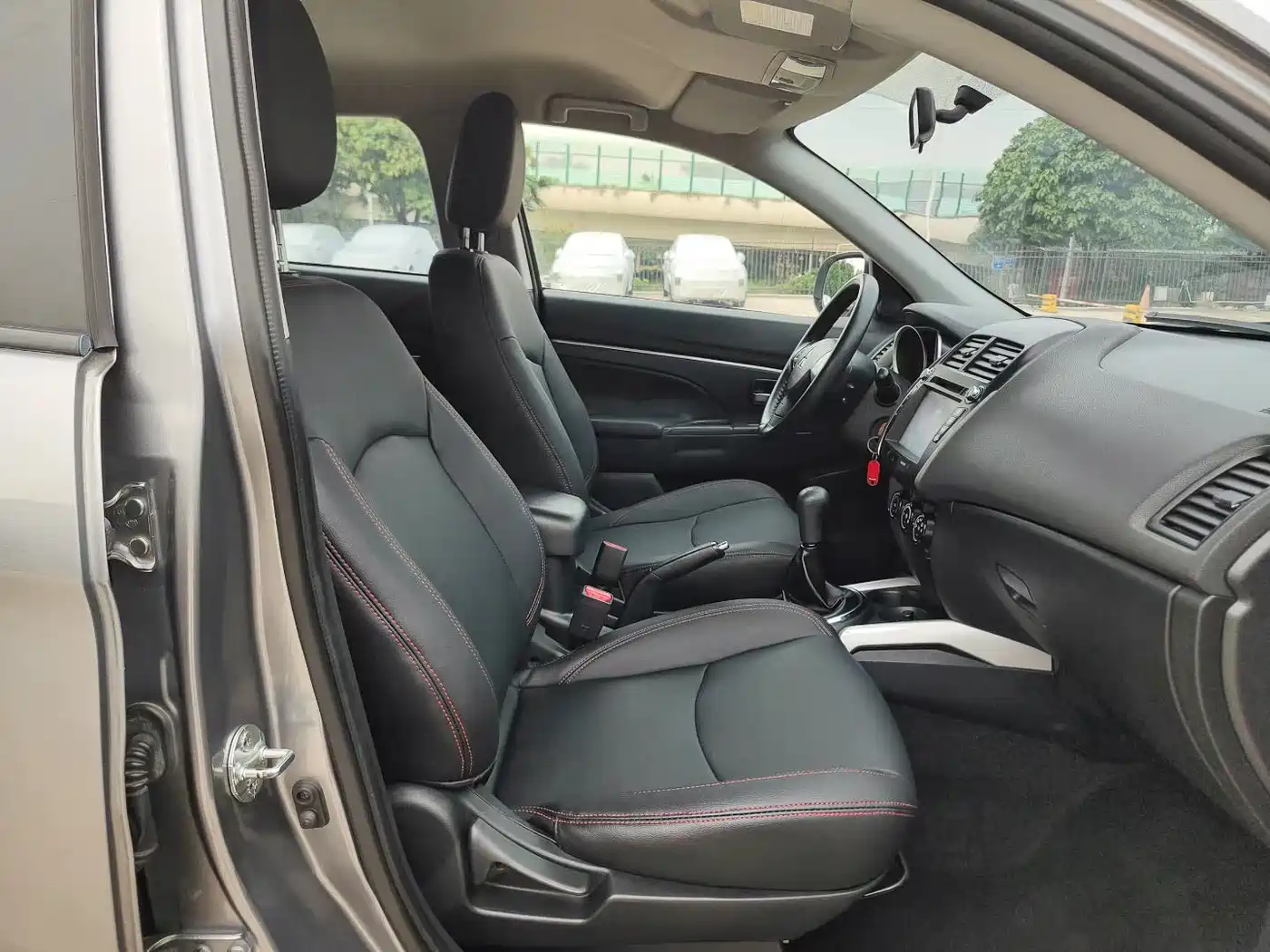 Mitsubishi ASX 2013 1.6L Manual 2WD Standard фото 8
