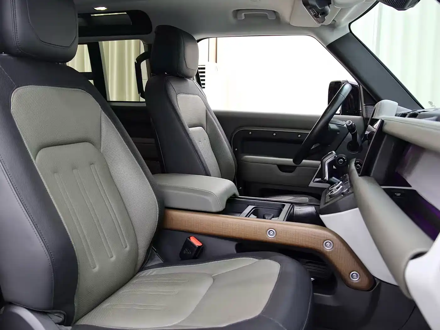Land Rover Defender 2022 90 2.0T P300 X-DYNAMIC HSE фото 7
