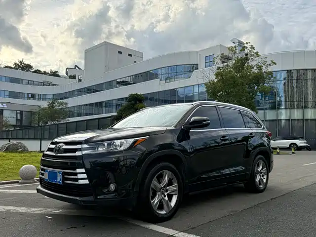 Toyota Highlander 2021