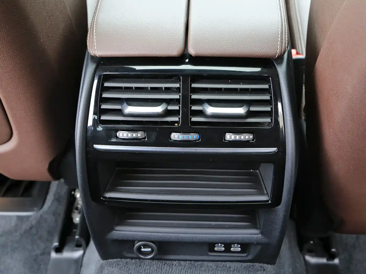 BMW 5 Series New Energy 2021 535Le Pioneer Edition M Sport Package фото 18