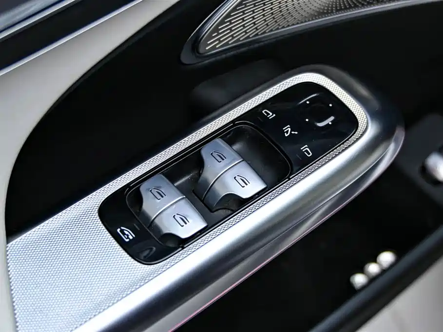 Mercedes-Benz E-Class 2024 Model E 300 L Luxury фото 23