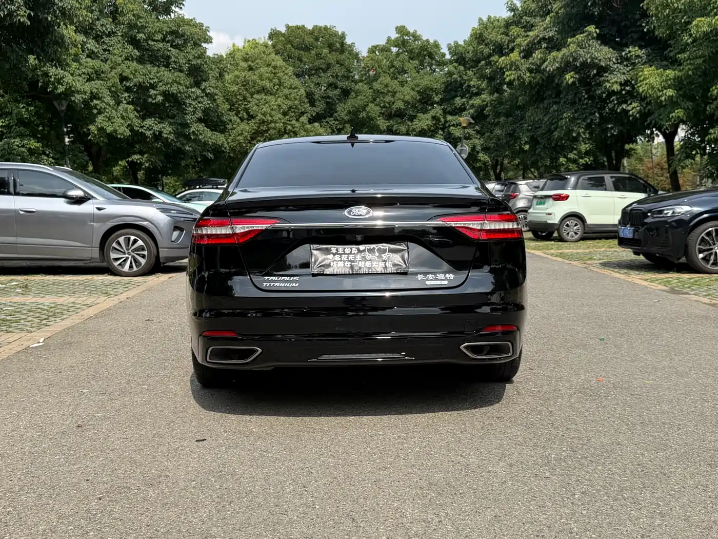 Фото 24 - Ford Taurus