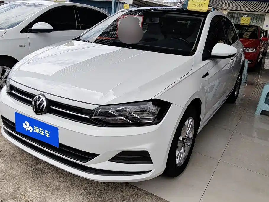 Фото 1 - Volkswagen Polo