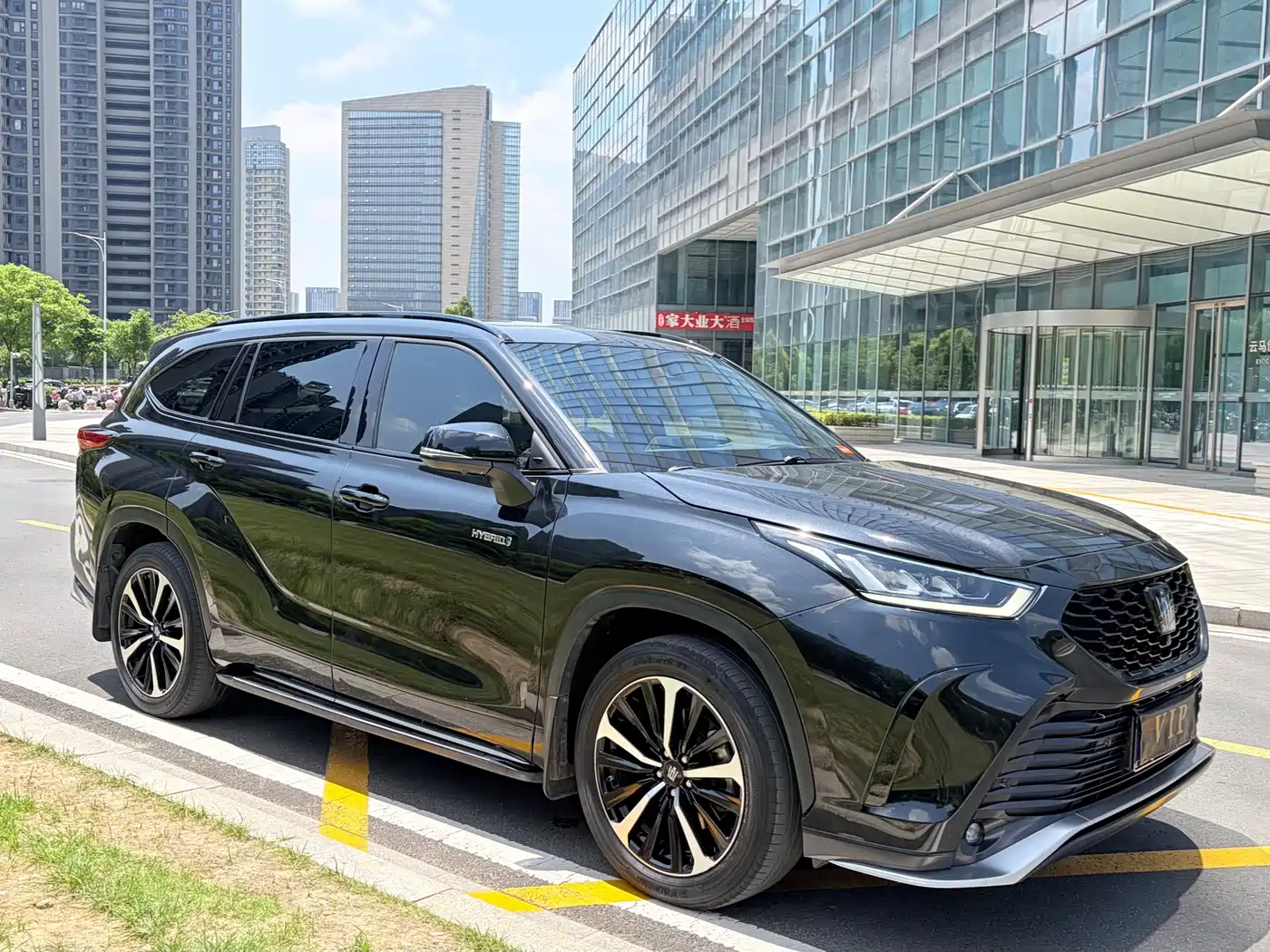 Toyota Crown Kluger 2021 2.5L HEV 4WD Premium фото 3