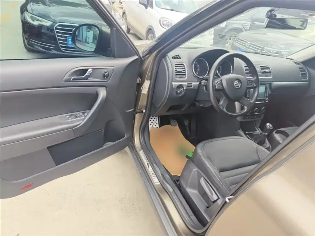 Škoda Yeti 2014 1.4TSI Manual Polar фото 16