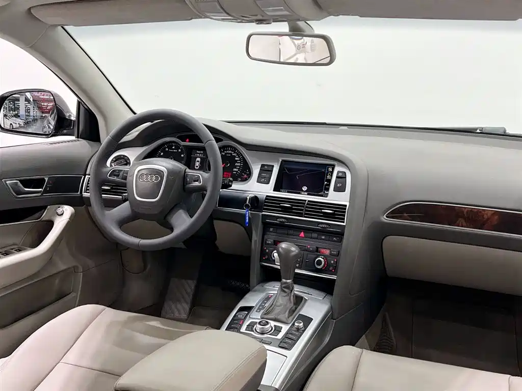 Audi A6L 2011 2.0 TFSI Automatic Comfort фото 14