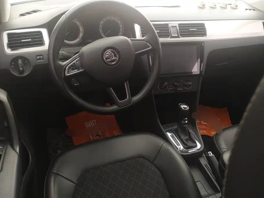 Škoda Skoda Rapid Spaceback 2019 1.5L Automatic Comfort Edition фото 12