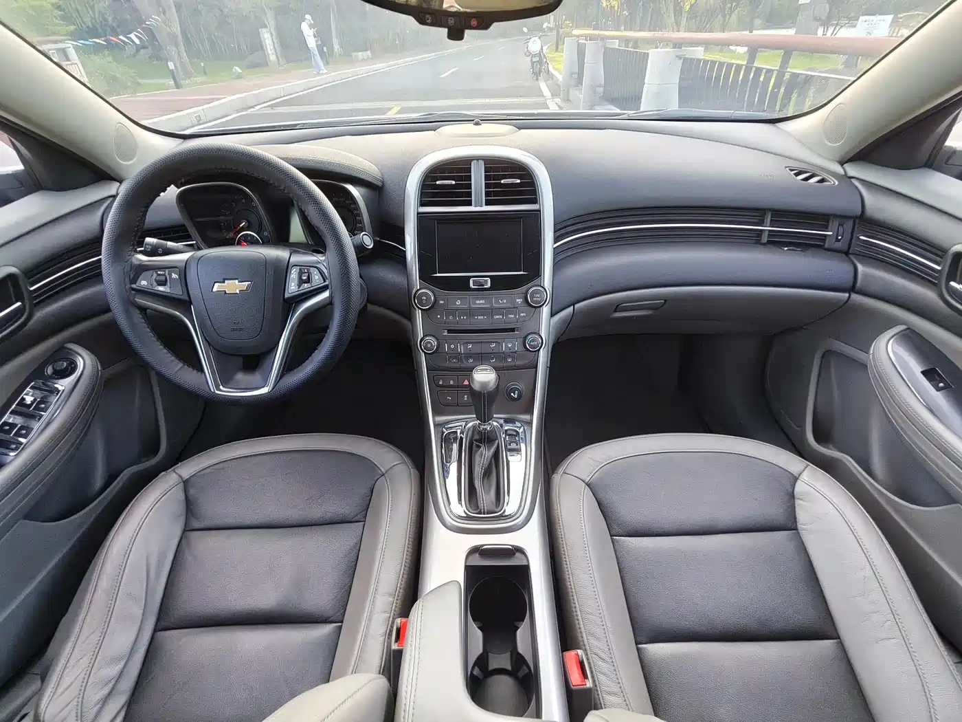 Chevrolet Malibu 2014 2.0L Automatic Luxury фото 11
