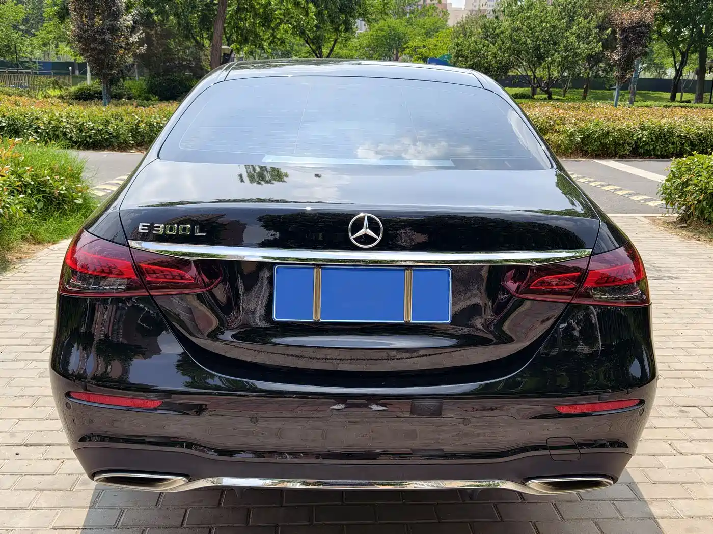 Mercedes-Benz E-Class 2023 E 300 L Sport Fashion фото 8