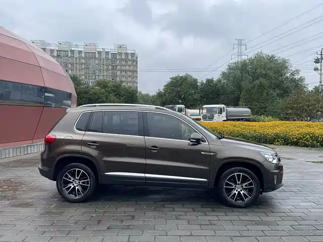 Volkswagen Tiguan 2016 Model 300TSI Automatic 4WD Luxury Edition — фото 4