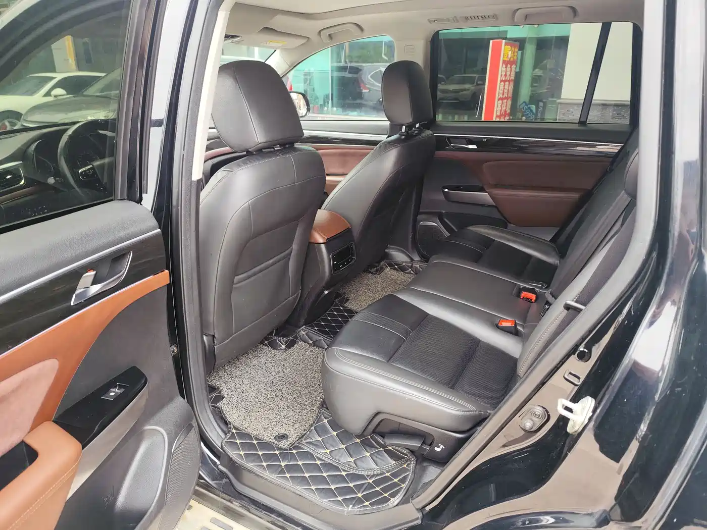 GAC Trumpchi Trumpchi GS8 2017 320T AWD Luxury Smart Connect (7-Seater) фото 5