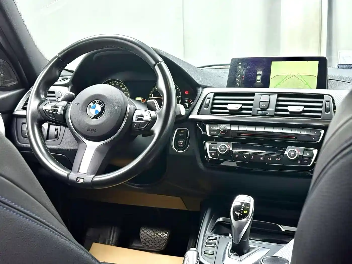 BMW 3 Series 2018 330i M Sport Black Night Edition фото 7