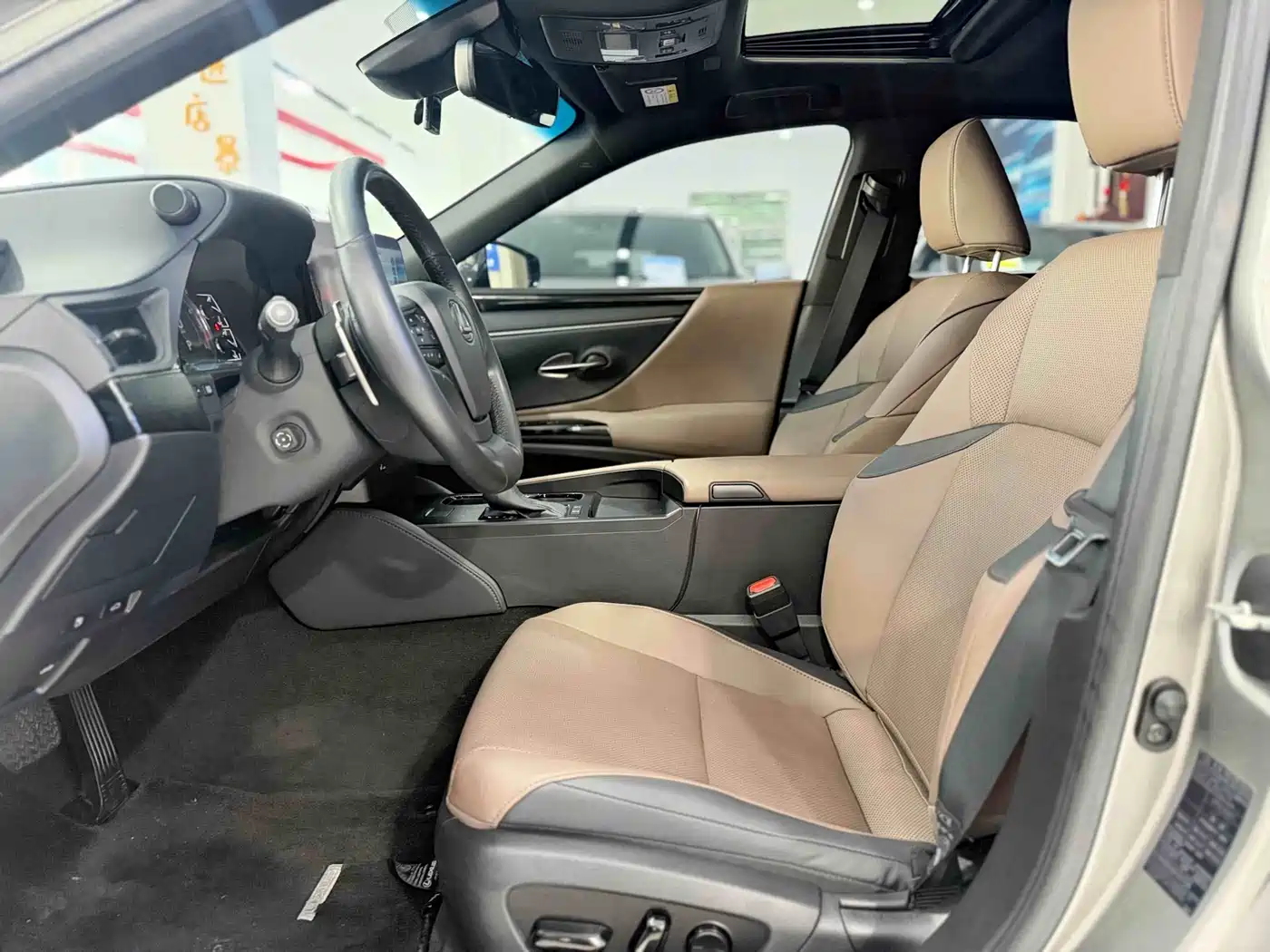 Lexus ES 2022 200 Excellence Edition фото 4